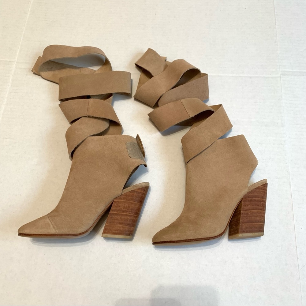 A Détacher Austen Beige Suede Wrap Bootie Boots Sz 8